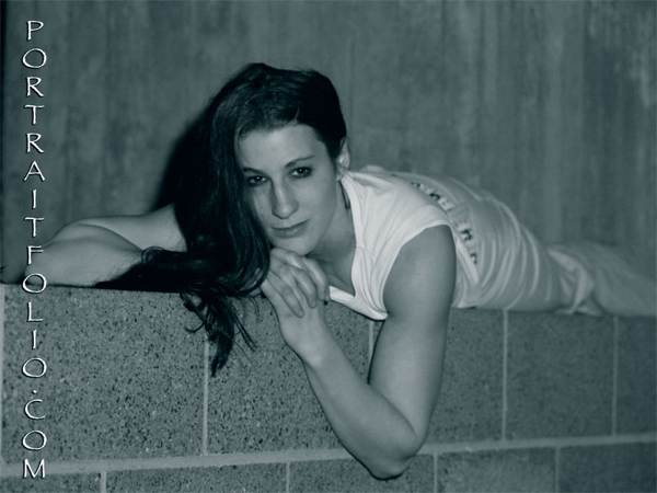 ANGELAWALLP2131061BW.jpgw600h450
