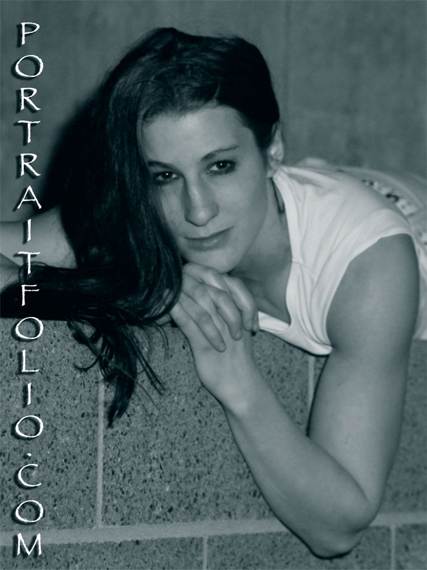 ANGELAWALLP2131061DUOCROP.jpgw427h570